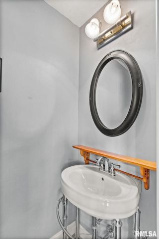 2552 37th Avenue, Rock Island, IL 61201