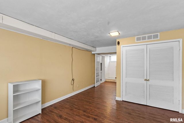 2552 37th Avenue, Rock Island, IL 61201