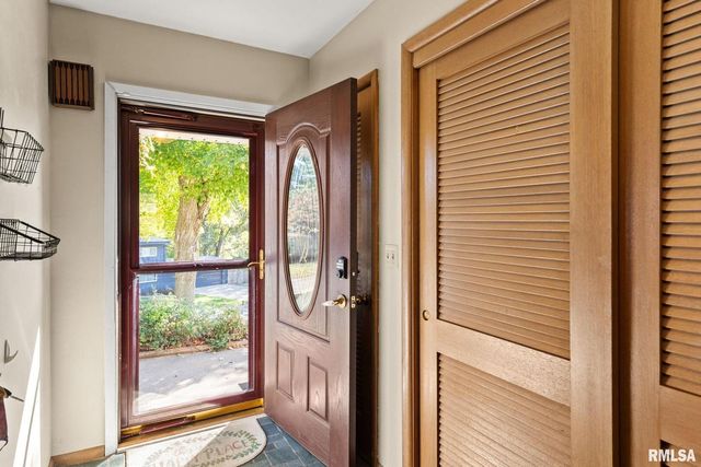 2552 37th Avenue, Rock Island, IL 61201