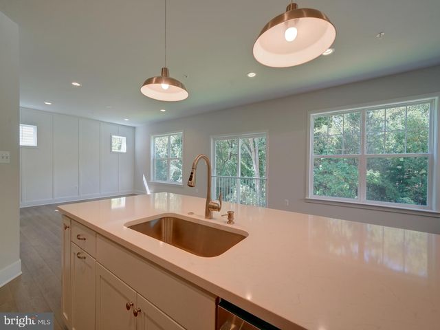 9422 FAIRVIEW AVE, Laurel, MD 20723