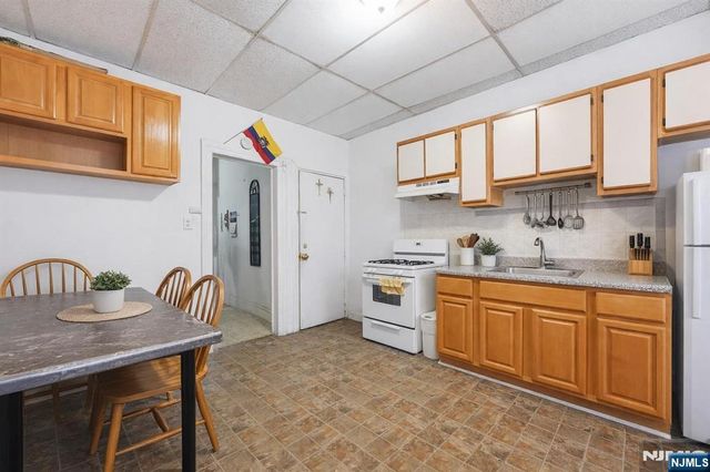 509 Monastery Place, Union City, NJ 07087