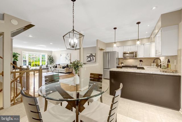 11992 SENTINEL POINT CT, Reston, VA 20191