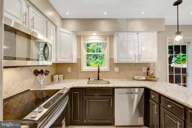 11992 SENTINEL POINT CT, Reston, VA 20191