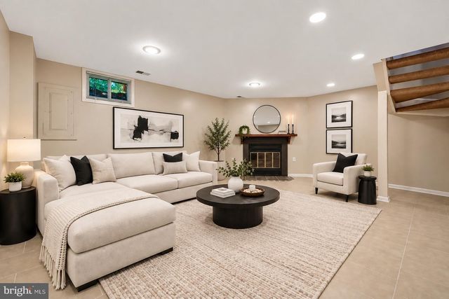 11992 SENTINEL POINT CT, Reston, VA 20191