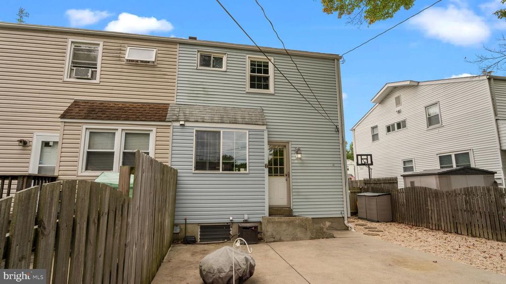 2881 THUNDERHEAD RD, Abington, PA 19001