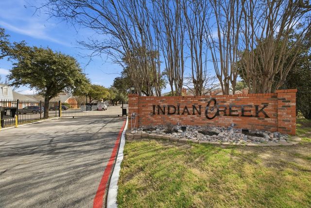 907 Roaring Springs Road, Fort Worth, TX 76114