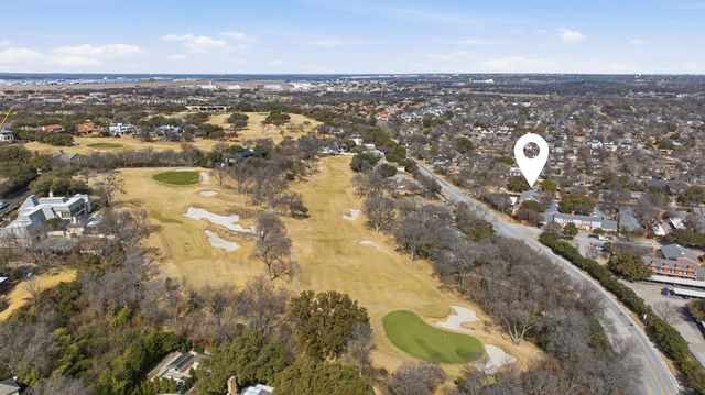 907 Roaring Springs Road, Fort Worth, TX 76114