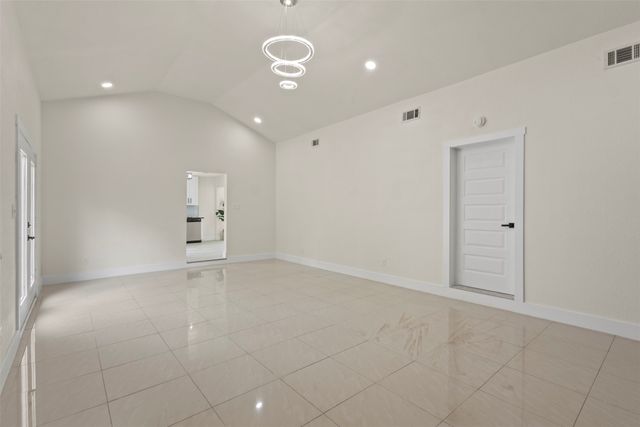 215 Glenview Street, Dallas, TX 75217