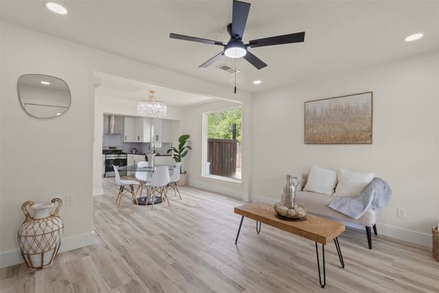 215 Glenview Street, Dallas, TX 75217