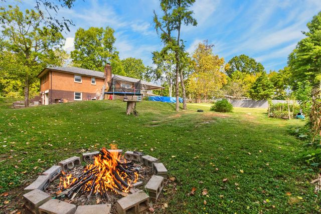 181 Greenwood Dr, La Vergne, TN 37086