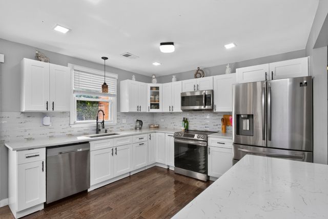 181 Greenwood Dr, La Vergne, TN 37086