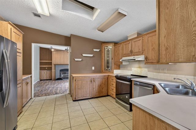 37043 TRILBY ROAD, Dade City, FL 33523