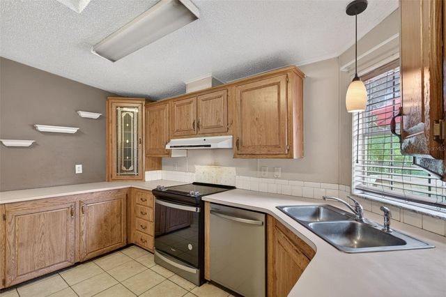 37043 TRILBY ROAD, Dade City, FL 33523