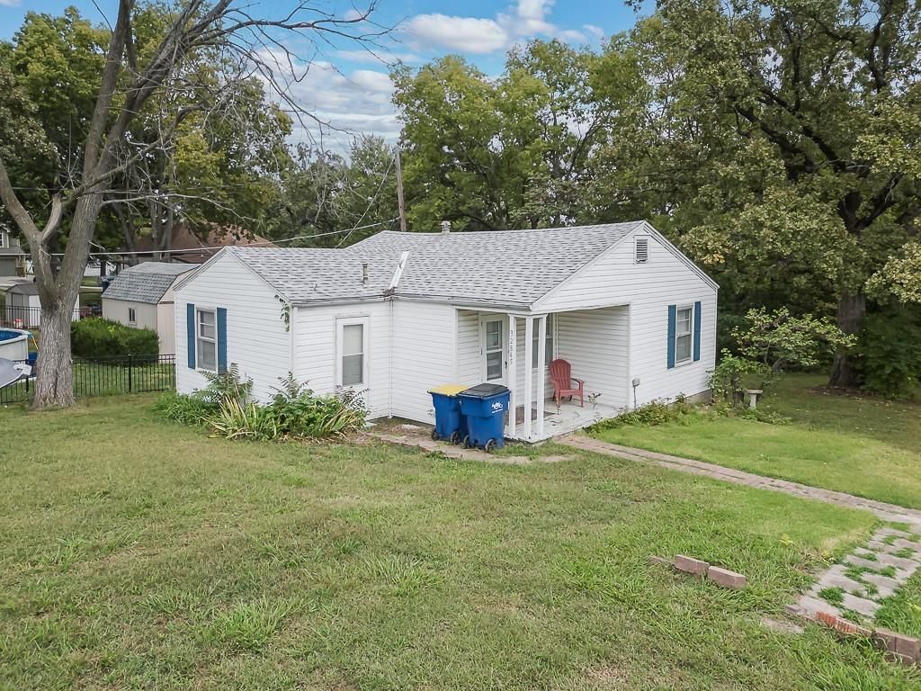 32845 W 84th Street, De Soto, KS 66018