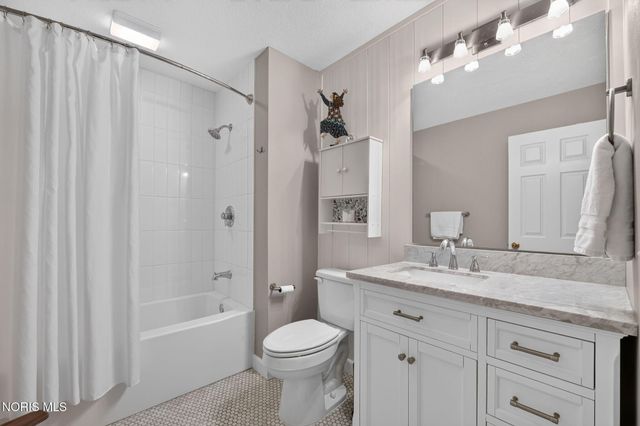 26807 Riverford Drive, Perrysburg, OH 43551