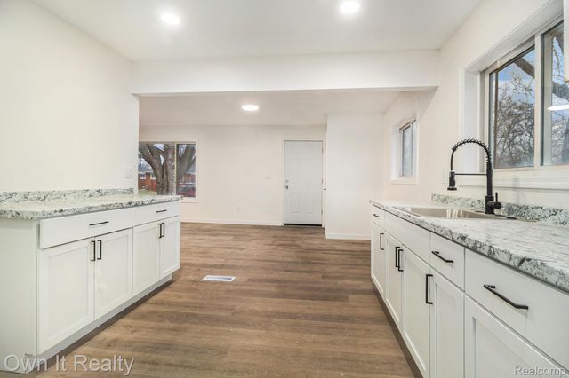 29959 Glenwood Street, Inkster, MI 48141