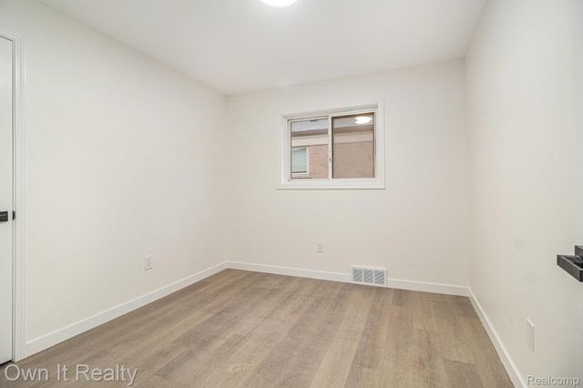 29959 Glenwood Street, Inkster, MI 48141