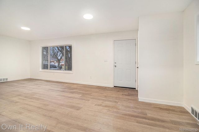 29959 Glenwood Street, Inkster, MI 48141