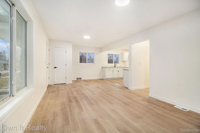 29959 Glenwood Street, Inkster, MI 48141