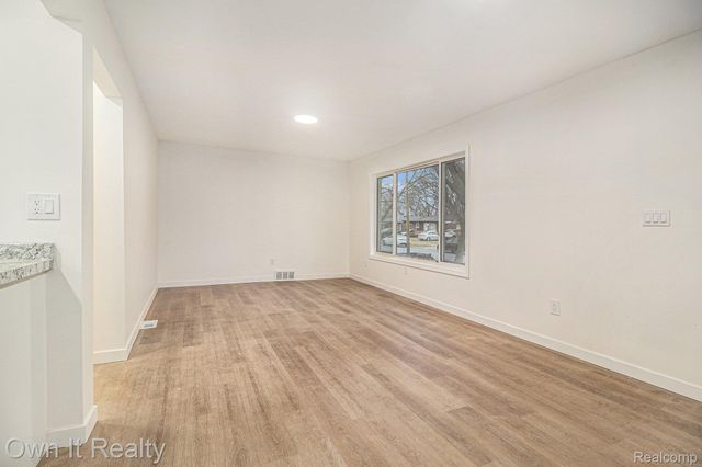 29959 Glenwood Street, Inkster, MI 48141