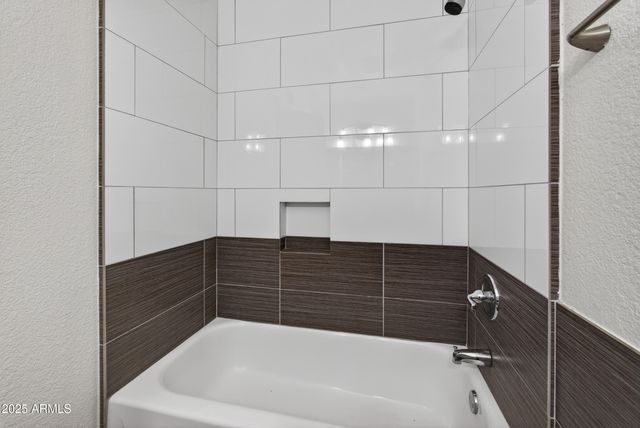 6910 E KELTON Lane, Scottsdale, AZ 85254