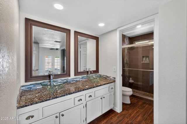 6910 E KELTON Lane, Scottsdale, AZ 85254