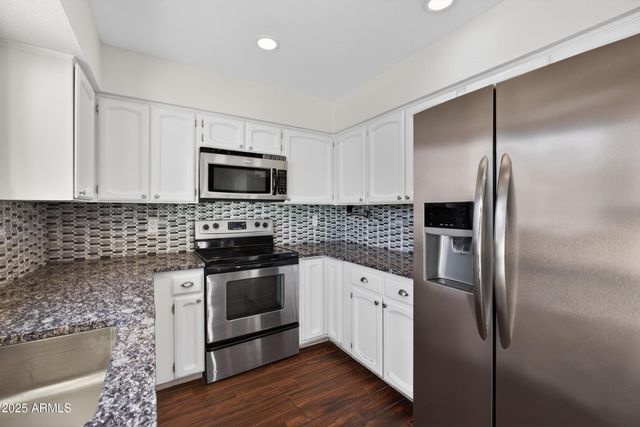 6910 E KELTON Lane, Scottsdale, AZ 85254