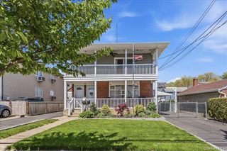 9 Raisig Avenue, Valley Stream, NY 11580