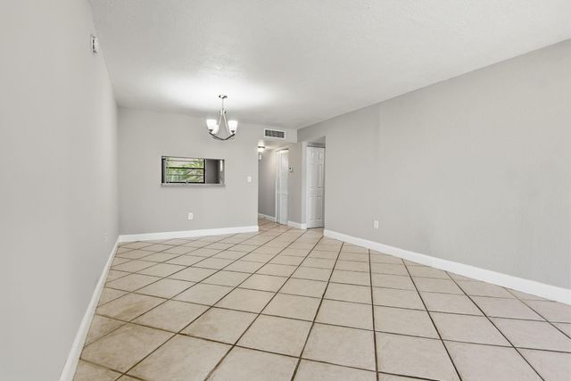 10875 SW 112th Avenue 202, Miami, FL 33176