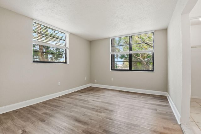10875 SW 112th Avenue 202, Miami, FL 33176