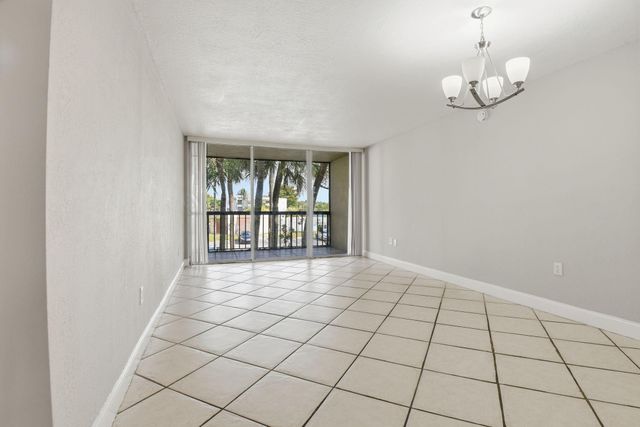 10875 SW 112th Avenue 202, Miami, FL 33176