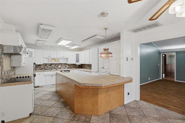 6340 Weavers Corner Road, Noble, OK 73068