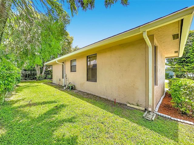 14898 Fairwind Ln, Delray Beach, FL 33484