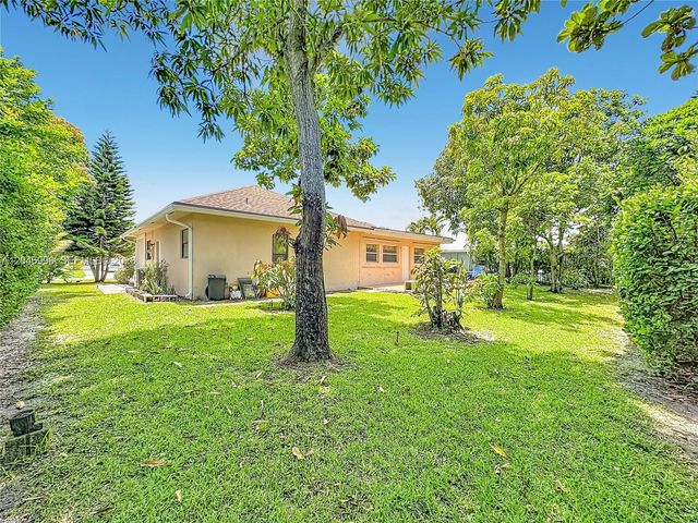 14898 Fairwind Ln, Delray Beach, FL 33484