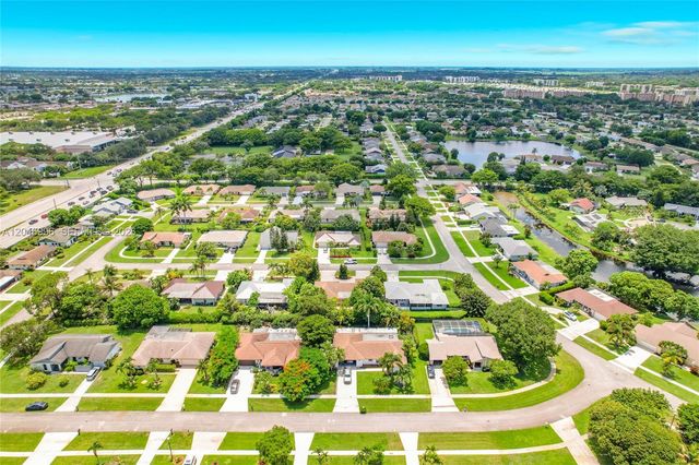 14898 Fairwind Ln, Delray Beach, FL 33484