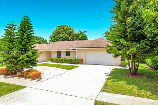 14898 Fairwind Ln, Delray Beach, FL 33484