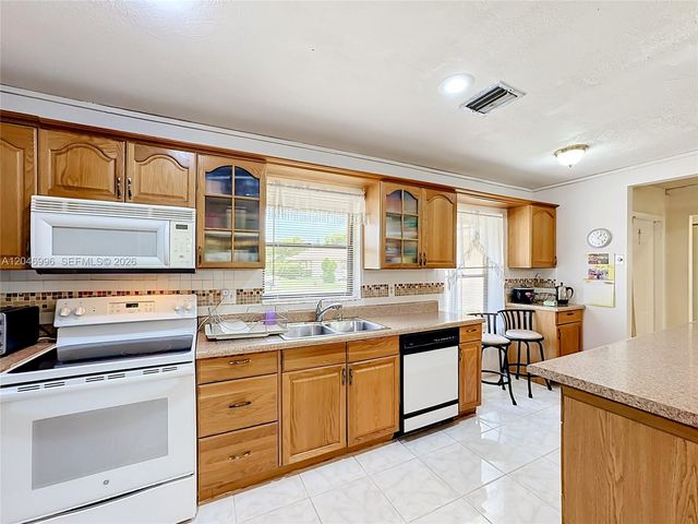 14898 Fairwind Ln, Delray Beach, FL 33484