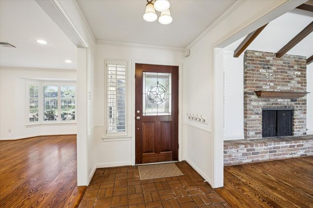 10323 Pine Forest Road, Houston, TX 77042