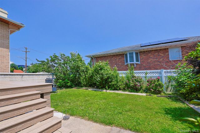 10-07 141st Street, Whitestone, NY 11357