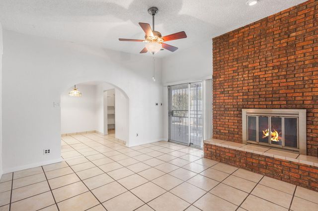 368 61st Street NW, Albuquerque, NM 87105