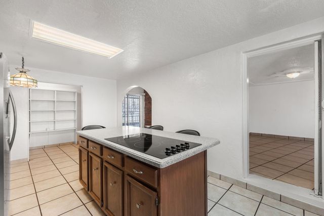 368 61st Street NW, Albuquerque, NM 87105