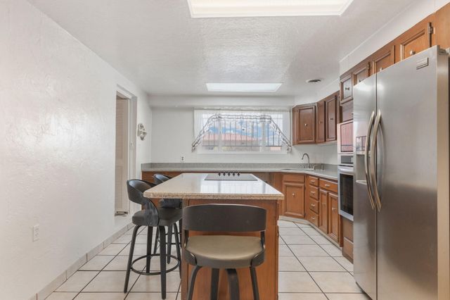 368 61st Street NW, Albuquerque, NM 87105