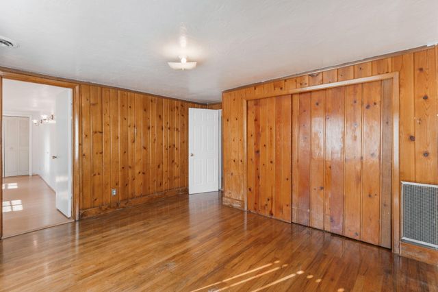 368 61st Street NW, Albuquerque, NM 87105