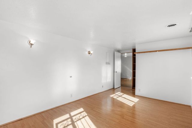 368 61st Street NW, Albuquerque, NM 87105