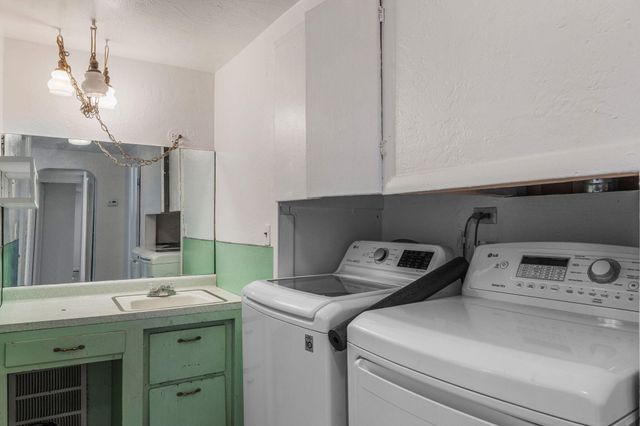 368 61st Street NW, Albuquerque, NM 87105