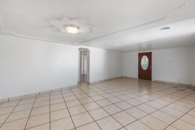 368 61st Street NW, Albuquerque, NM 87105