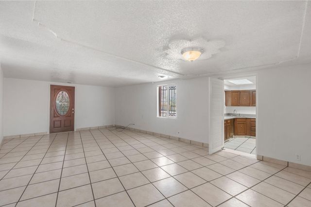 368 61st Street NW, Albuquerque, NM 87105