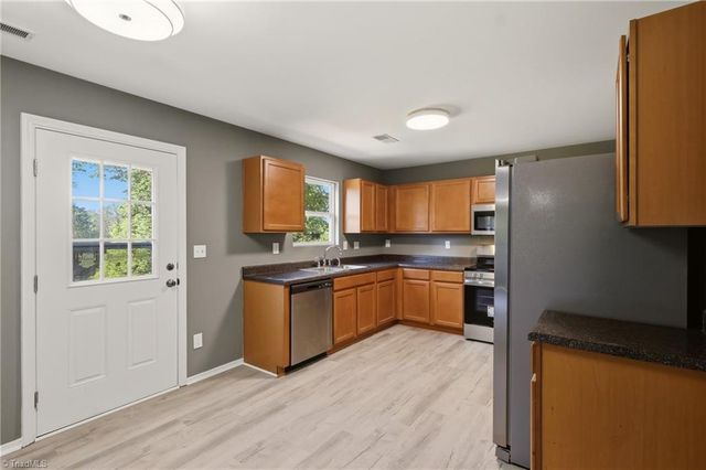 4576 Vernon Farms Boulevard, Kernersville, NC 27284