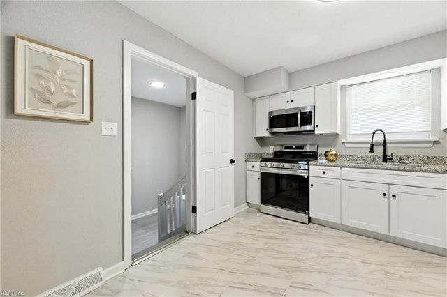 2411 Effingham ST, Portsmouth, VA 23704