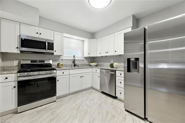 2411 Effingham ST, Portsmouth, VA 23704